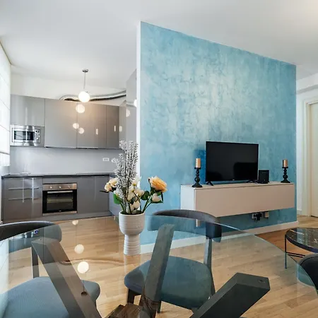 Luna Skyline Sea View Apartment *